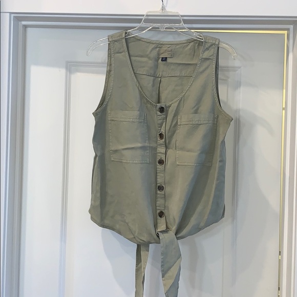 Front tie tank top - Picture 1 of 2